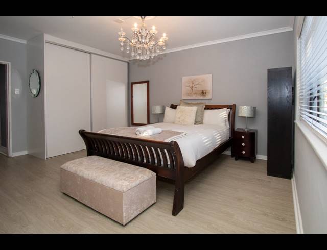 1 BEDROOM APARTMENT TO LET IN THREE ANCHOR BAY
